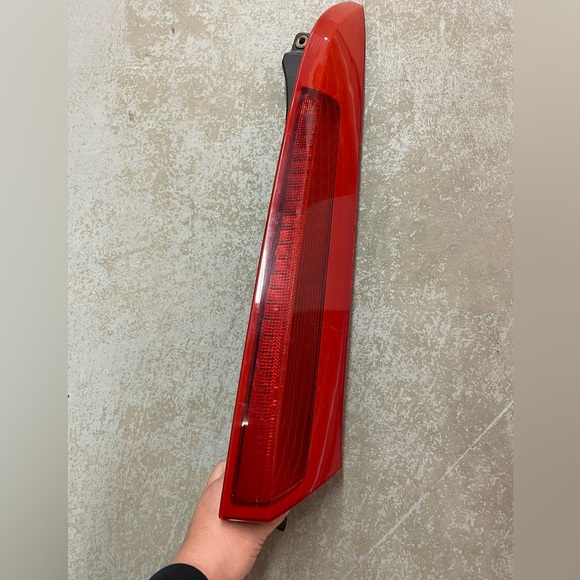 2003 2004 2005 2006 Volvo XC90 Upper Right Tail Light OEM 30678221 - Picture 2 of 7